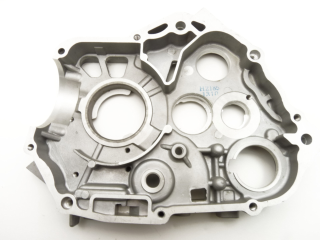 karter pravý s ložisky pro motor YX 160